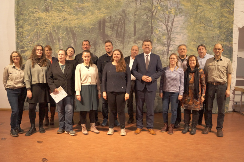 Gruppenbild mit Minister Sven Schulze
